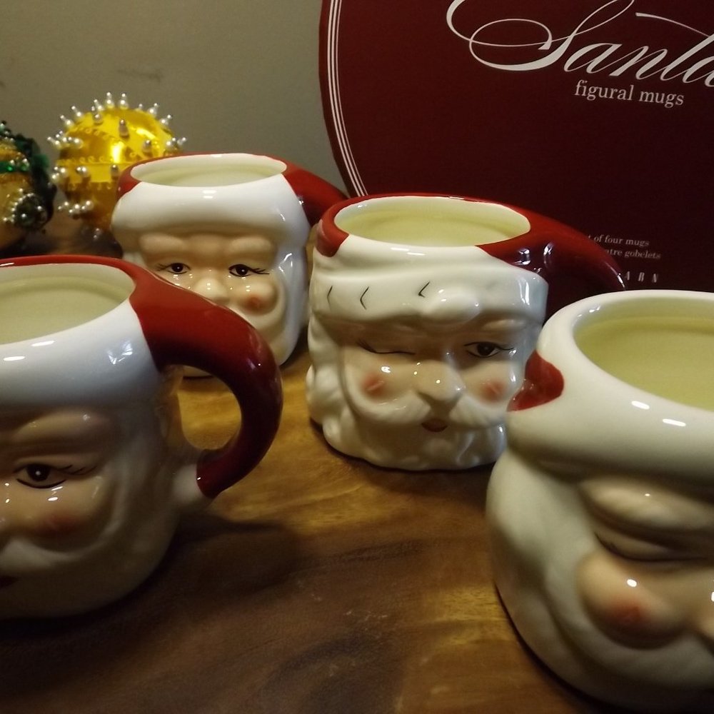 Pottery Barn set of 4 smiling Santa mugs with original box